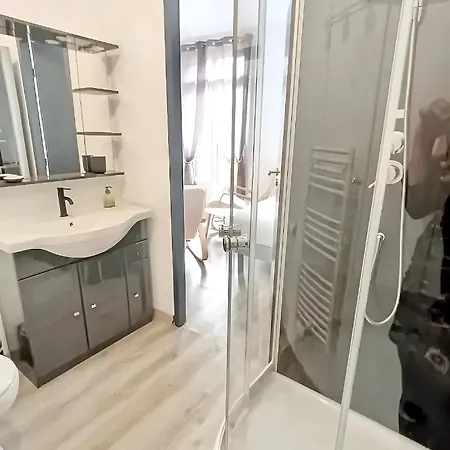 7, 2eme Etage, De 24 M2 Avec Terrasse Plein Sud, * Amélie-les-Bains-Palalda