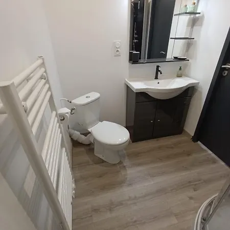 7, 2eme Etage, De 24 M2 Avec Terrasse Plein Sud, * Amélie-les-Bains-Palalda